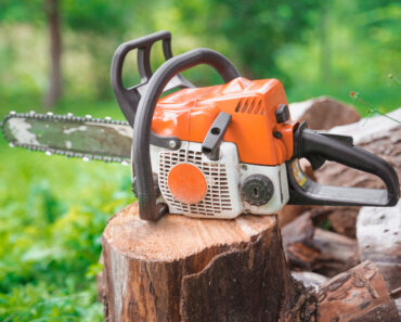 How to Use a Chainsaw – Easy Beginner’s Guide for Safe Handling, Clean Cuts, and Great Results How to Use a Chainsaw – Easy Beginner’s Guide for Safe Handling, Clean Cuts, and Great Results
